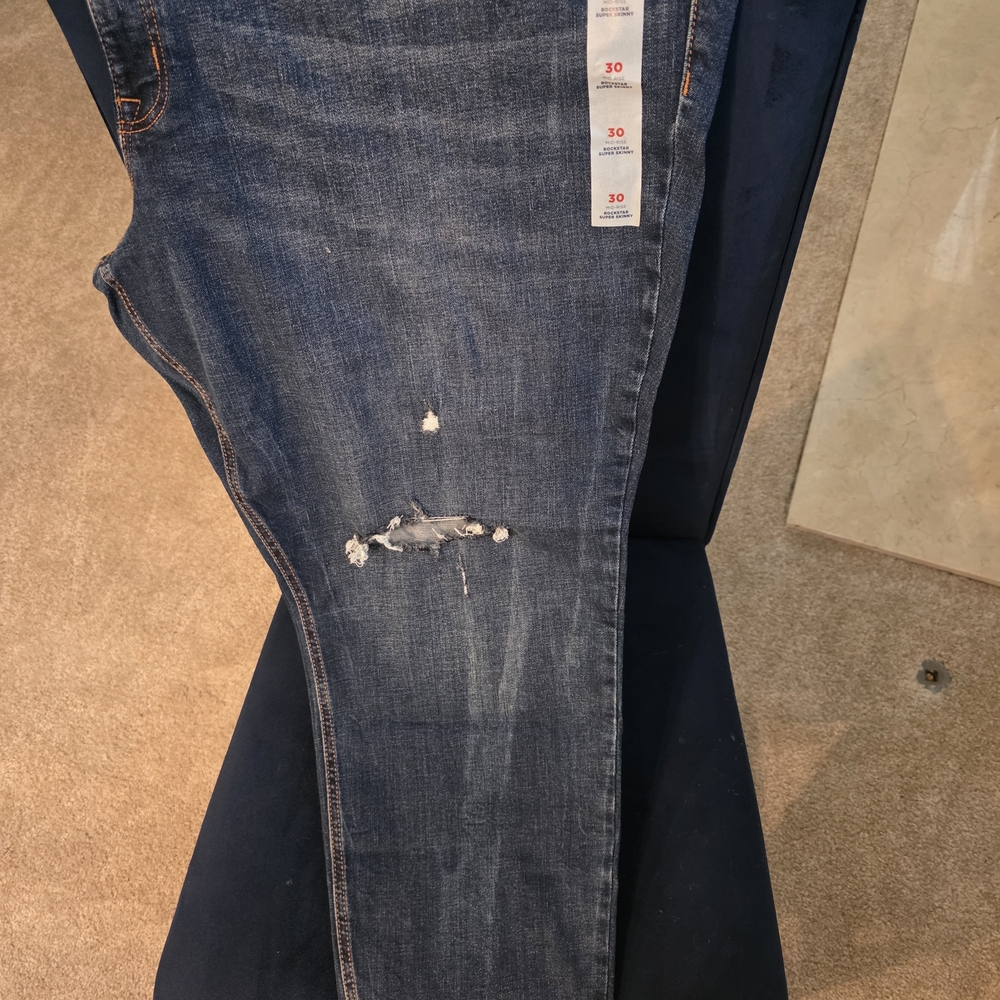 Old Navy Dark Blue Distressed Women's Skinny Jeans